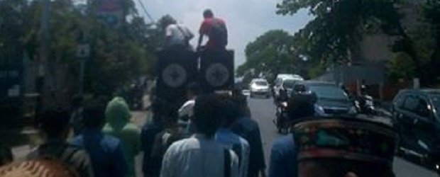 demo di Kupang