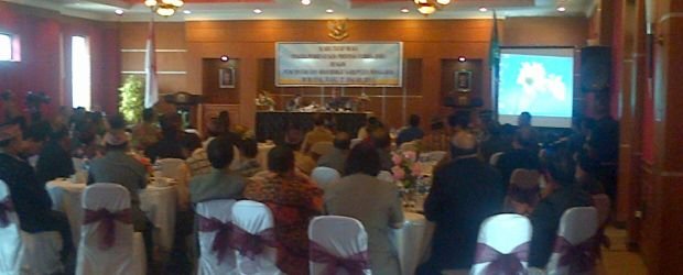 Suasana acara tatap muka Panitia Persiapan Pembentukan Provinsi (P4F) dengan pemerintah dan masyarakat kabupaten Manggarai di Ruteng, Rabu (28/1/2015). (Foto: Ardy Abba)