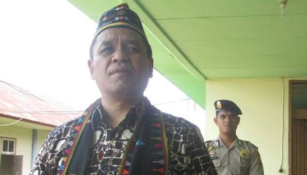 Benny Kabur Harman, di depan kampus STKIP Ruteng, Selasa (3/3/2015). (Foto: Ardy Abba/Floresa)