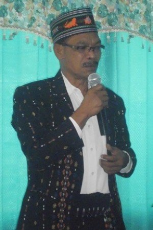 Viktor Madur, bakal calon bupati Manggarai yang berpasangan dengan Kamelus Deno, medaftar ke DPC Partai Demokrat, Selasa 14 April 2015. (Foto: Ardy Abba/Floresa)