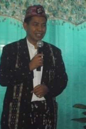 Viktor Slamet saat menyampakan sambutan dalam acarapendaftaran di DPC Partai Demokrat Manggarai, Kamis 16 April 2015. (Foto : Ardu Abba/Floresa)