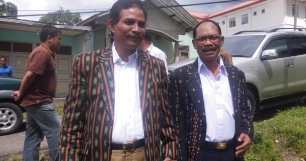 Deno Kamelus dan Viktor Madur
