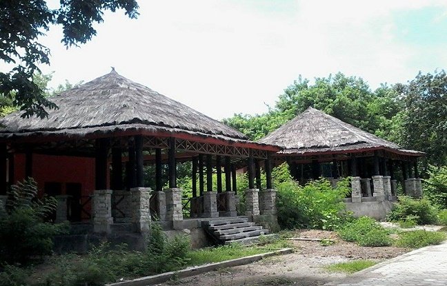 Bangunan batu cermin2
