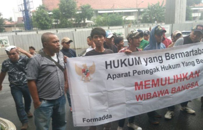 Aksi unjuk rasa Formadda NTT di Kejaksaan Agung RI, Jakarta, Senin, 19 September 2016