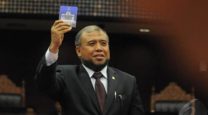 patrialis-akbar-hakim-mk-yang-diciduk-kpk-dalam-operasi-tangkap-tangan-di-jakarta-kamis-26-januari-2016