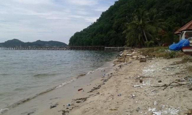 Dermaga yang dibangun La Prima (Foto: Ferdinand Ambo/Floresa)