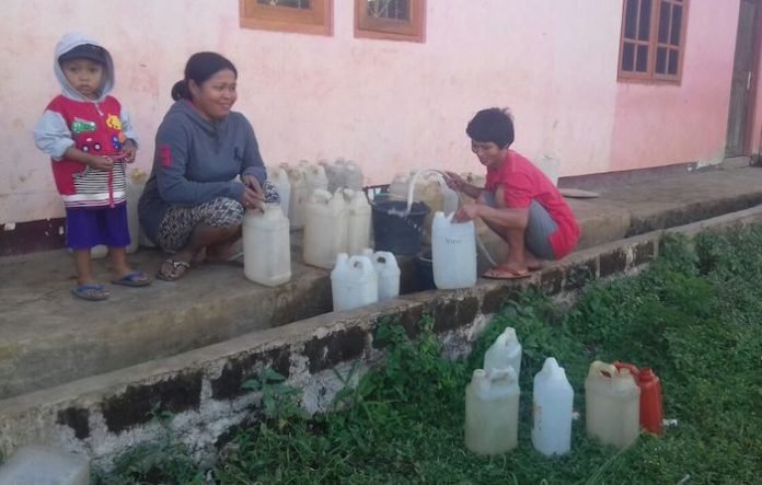 ibu-ibu di Poka