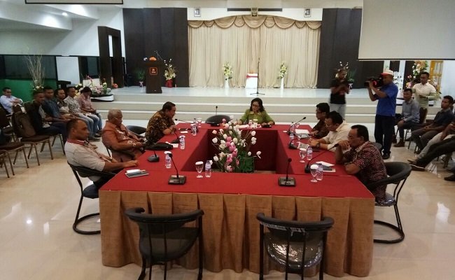 Dialog Meja Bundar