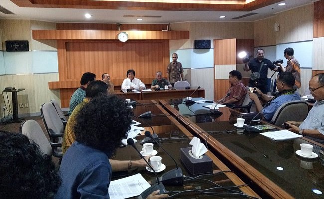 Perwakilan masyarkat Manggarai dari Labuan Bajo dan Jakarta saat beraudiensi dengan Menteri Siti Nurbaya di Kementerian KLHK, Jumat 10 Agustus 2018.