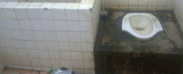 toilet Puskemas di Borong