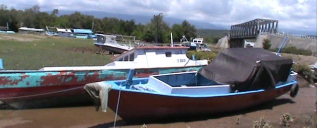 Perahu di Borong Tak Berlayar Karena Cuaca Buruk (Foto: Ardy Abba/Floresa)