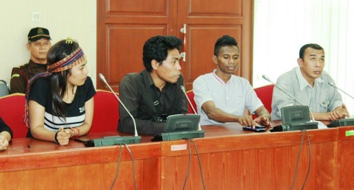 Aktivis muda asal NTT saat audiensi dengan pihak Kejaksaan Agung, Senin