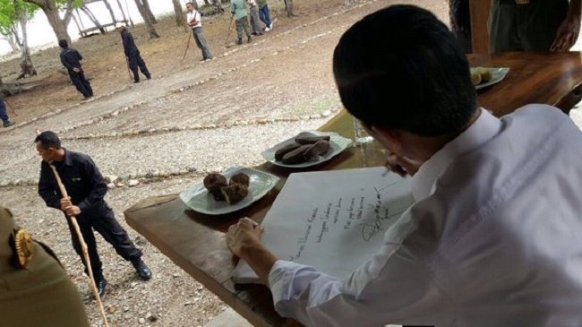 Jokowi di Komodo 2
