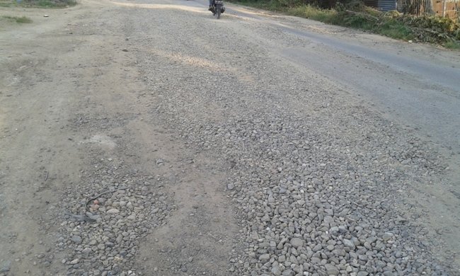 Jalan berlubang di labuan bajo