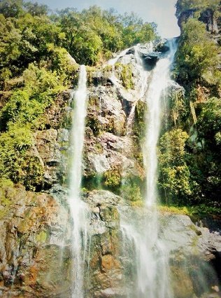 Air terjun Cunca Rami di Desa Wae Lolos, Kecamatan Sano Nggoang, Manggarai Barat (foto:redaksi)