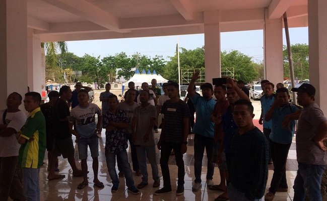 Pengemudi Lokal Labuan Bajo
